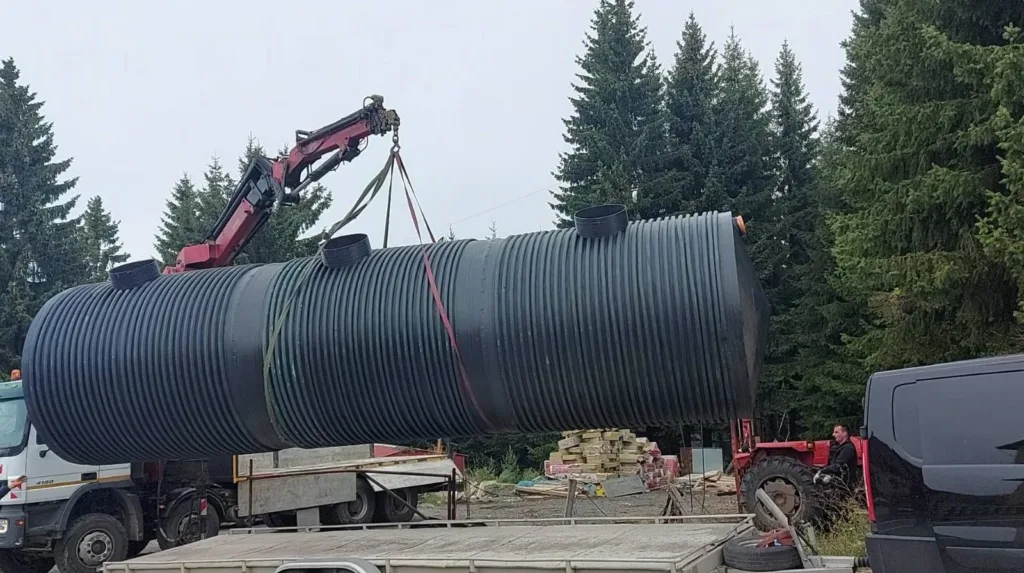 Stenik Plast septička jama na terenu