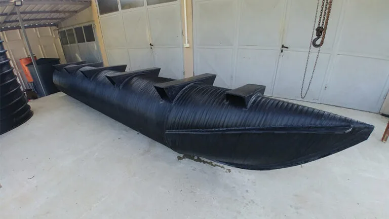 plastični ponton crni